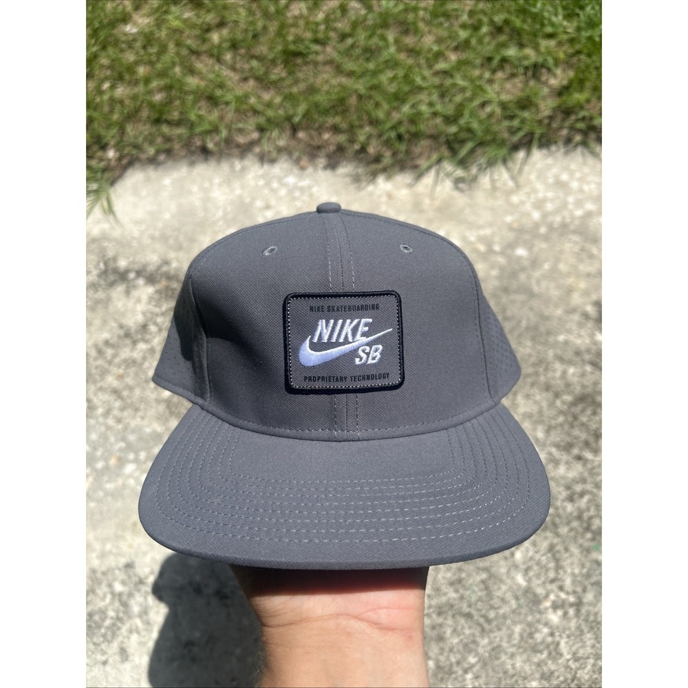 Nike SB Dri-Fit Proprietary Technology Perforated SnapBack Aerobill Gray